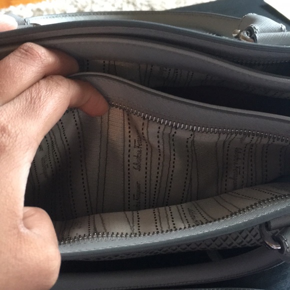 Ferragamo grey purse with strap - Picture 6 of 6